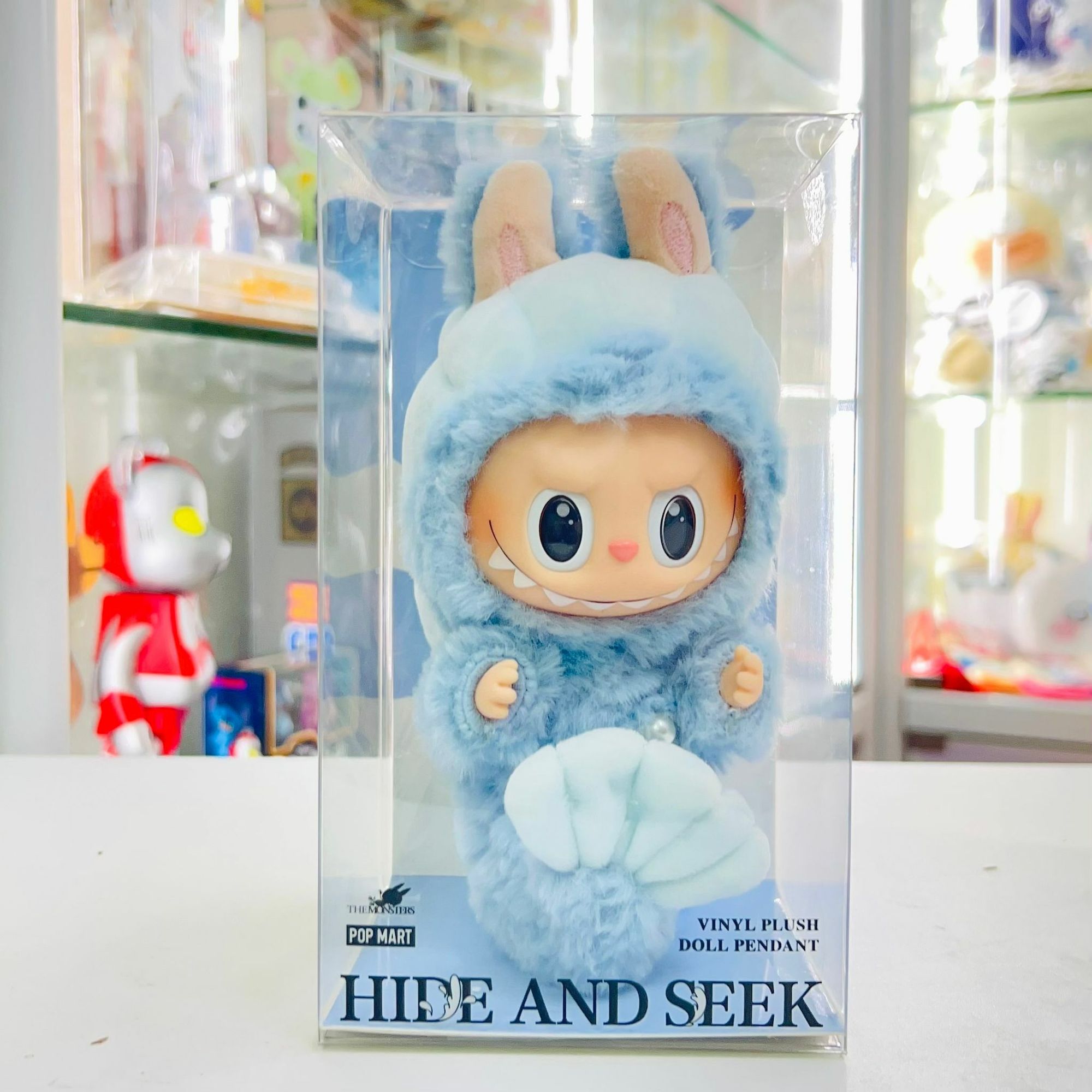 Le Monstre LABUBU SE CACHE ET CHERCHE À SINGAPOUR SÉRIE - Pendentif en peluche vinyle (POPMART)