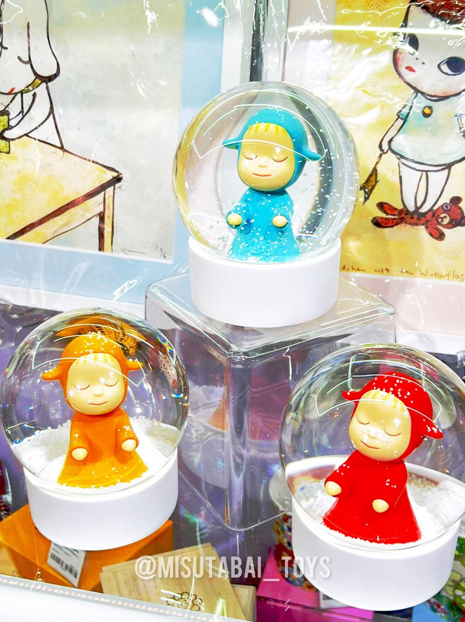 Yoshitomo Nara Boule à neige Little Wanderer, Yoshitomo Nara Boule à neige Little Wanderer